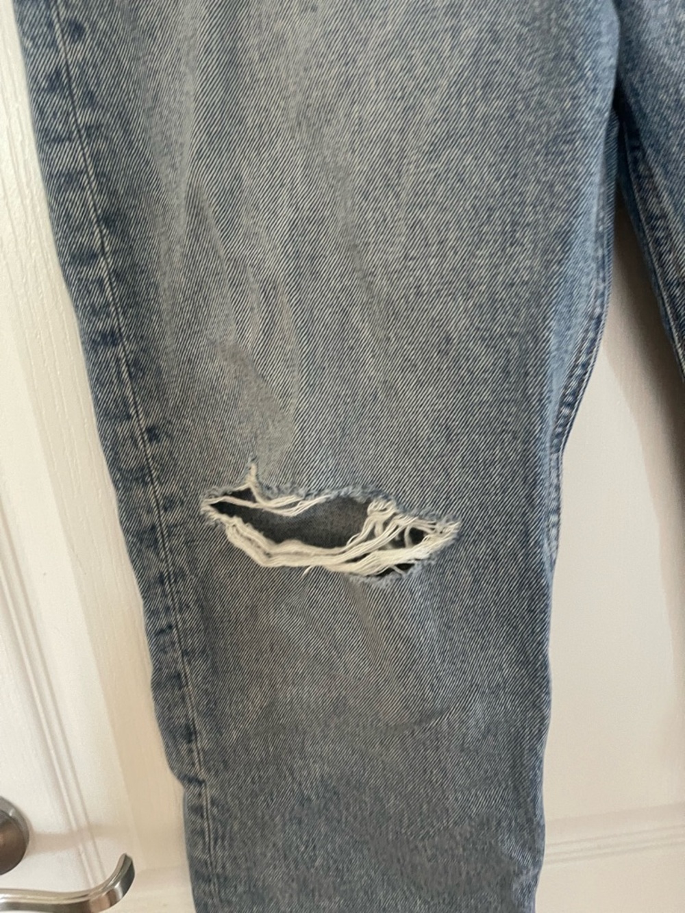 AGOLDE ISOLATE 90’s fit  Distressed Straight-Leg Jeans - Picture 5 of 12